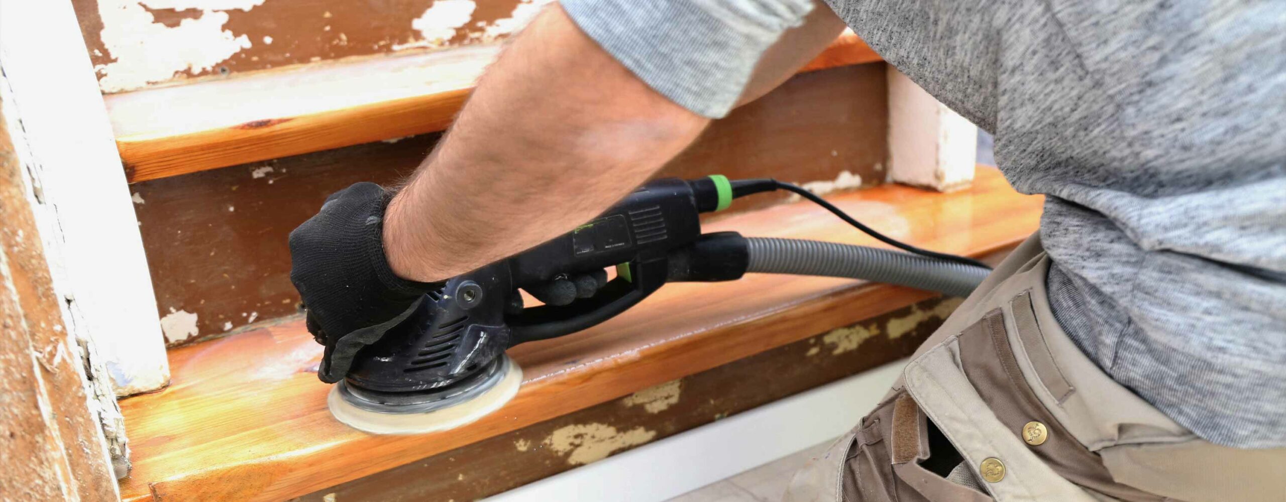 professioneller renovierserice holztreppe abschleifen renovierung in nürtingen von bleher raumausstatter